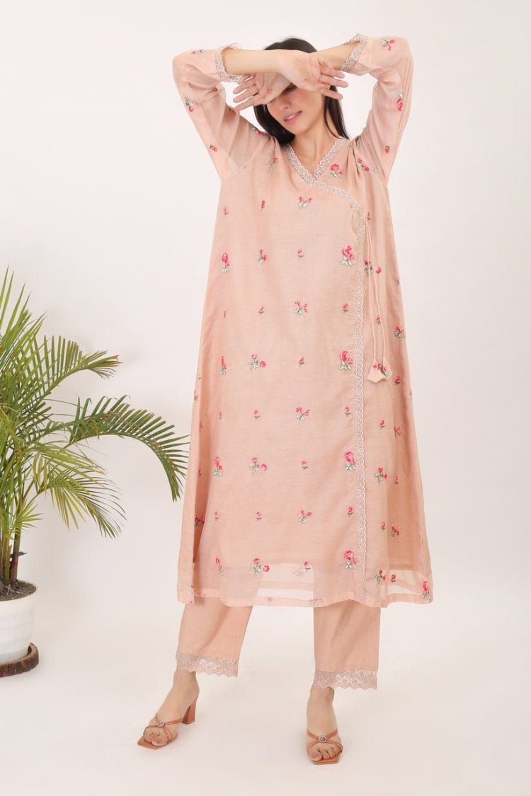 Simply Kitsch: Embracing Fashion with Crafts and Sustainability: